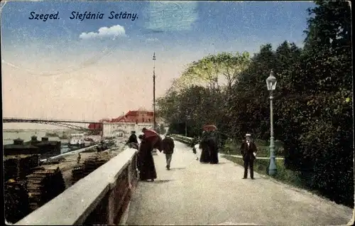 Ak Szeged Ungarn, Stéfania Setány, Hafenpartie, Brücke, Spaziergänger