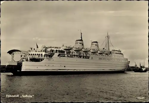 Ak Fährschiff Sassnitz im Hafen