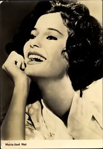 Ak Schauspielerin Marie-José Nat, Portrait