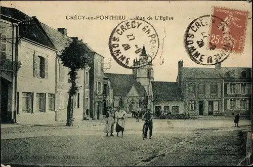 Ak Crécy en Ponthieu Somme, Rue de l&#39;Eglise