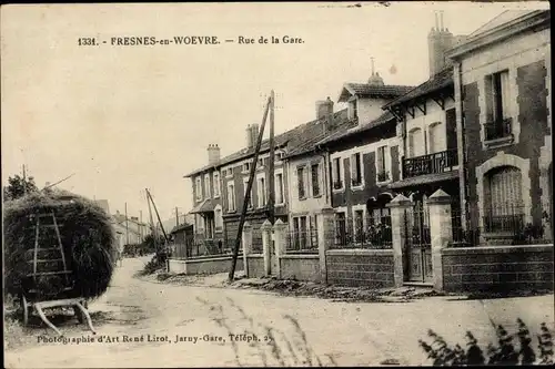 Ak Fresnes en Woëvre Meuse, Rue de la Gare