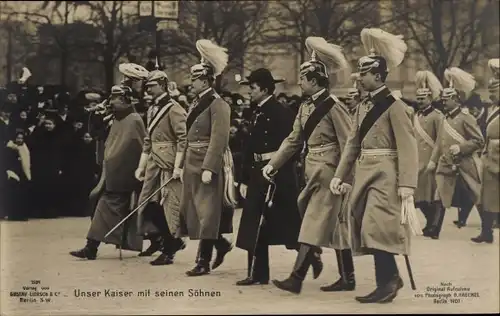Ak Kaiser Wilhelm II. mit seinen Söhnen, Kronprinz, Eitel, Adalbert, August, Oskar