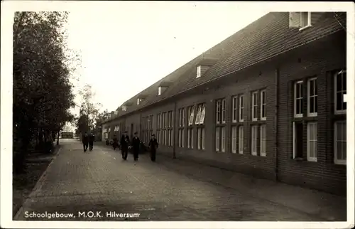 Ak Hilversum Nordholland Niederlande, Schoolgebouw, M.O.K.