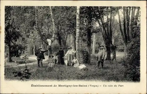 Ak Martigny les Bains Lothringen Vogesen, Eine Ecke des Parks