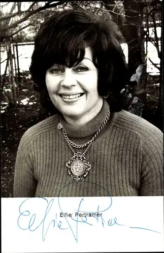 Ak Schauspielerin Elfie Pertramer, Portrait, Autogramm