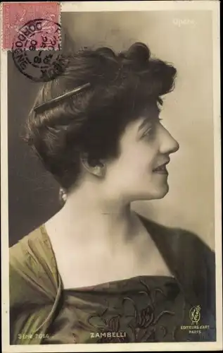 Ak Schauspielerin Zambelli, Portrait, Gelbes Kleid, Profil rechts