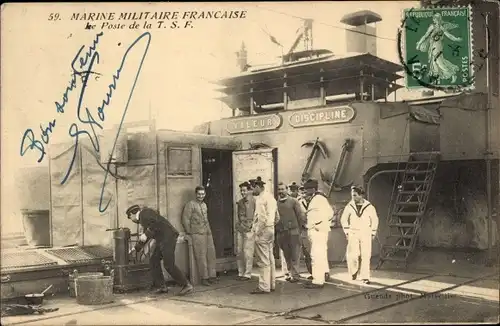Ak Französisches Kriegsschiff, Seeleute an Deck