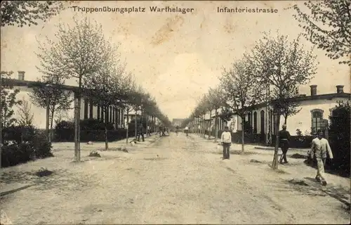 Ak Poznań Posen, Truppenübungsplatz Warthelager, Infanteriestraße