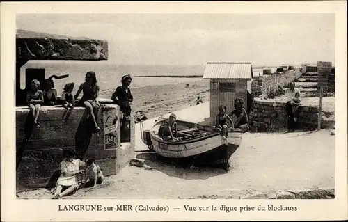 Ak Langrune sur Mer Calvados, Vue sur la digue prise du blockauss