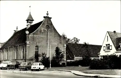 Ak Nieuwleusen Overijssel, Ned. Herv. Kerk met pastorie