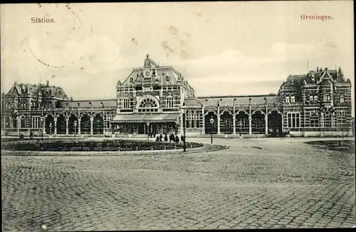 Ak Groningen Niederlande, Station, Vorplatz