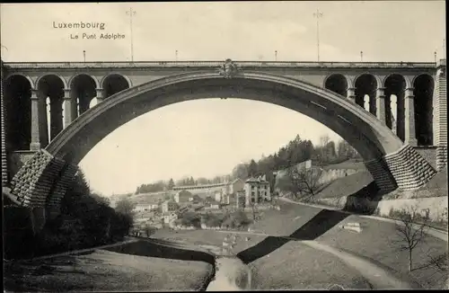 Ak Luxemburg, Le Pont Adolphe, Viadukt, Blick unterhalb der Brücke