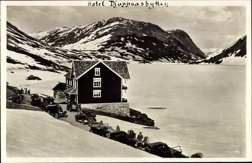 Ak Geiranger Norwegen, Djupvasshytten, Autos, Schneelandschaft