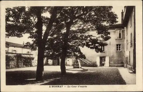 Ak L'Hormat Villeurbanne Lyon Rhône, La Cour d'entree