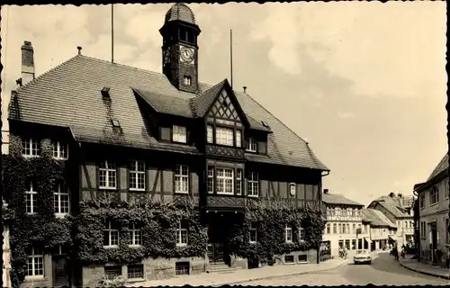 Ak Gernrode Quedlinburg im Harz, Blick auf das Rathaus, Straßenansicht