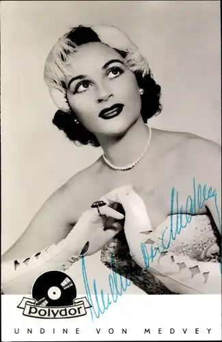Ak Sängerin Undine von Medvey, Portrait, Polydor, Autogramm