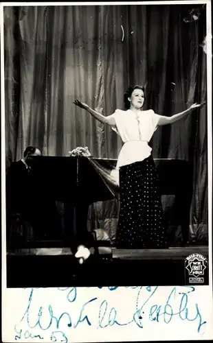 Ak Schauspielerin Ursula Grabley, Portrait auf der Bühne, Autogramm