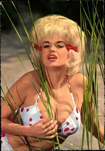 Ak Schauspielerin Jayne Mansfield, Portrait im Bikini