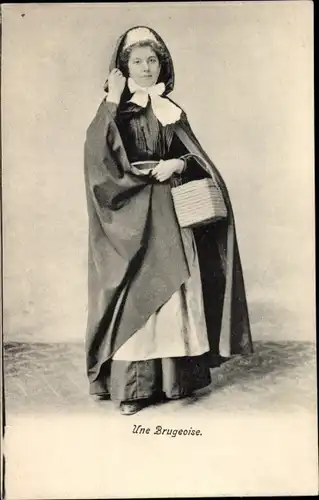 Ak Brügge Westflandern, Frau in Tracht, Portrait, Korb, Mantel