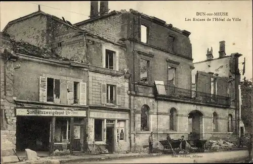 Ak Dun sur Meuse, Die Ruinen des Rathauses
