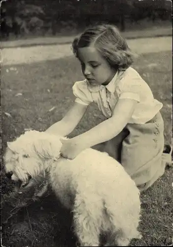 Ak Prinzessin Margriet der Niederlande mit Hund