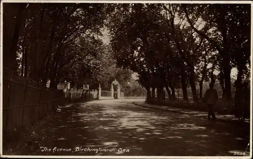 Ak Birchington on Sea Kent England, The Avenue