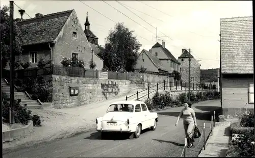 Foto Ak Thalwinkel Bad Bibra im Burgenlandkreis, Straßenpartie, Auto