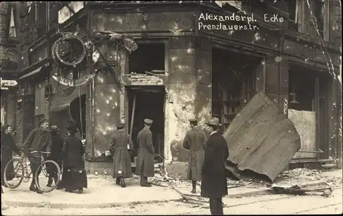 Foto Ak Berlin Mitte, Alexanderplatz, Ecke Prenzlauerstraße, Revolution