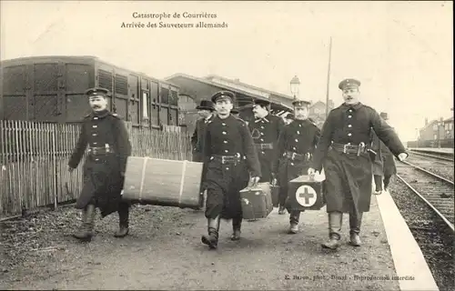 Ak Courrières Pas de Calais, Catastrophe 1906, Grubenunglück, Arrivee des Sauveteurs allemands