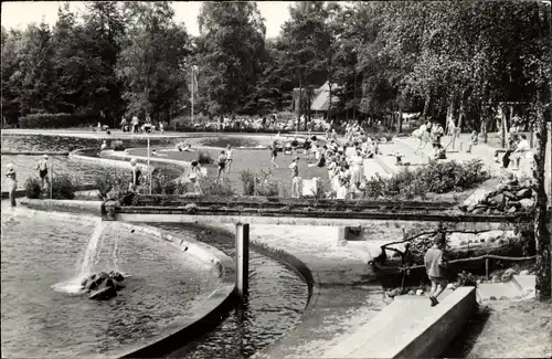 Ak Lunteren Ede Gelderland, De Lunterse Boer, Springbrunnen, Wasserpark, Badegäste