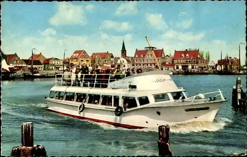 Ak Volendam Nordholland Niederlande, Boot mit Fahrgästen