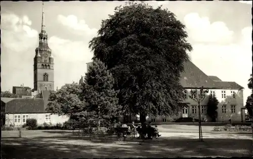 Ak Itzehoe in Holstein, Park am Prinzesshof, Kirche