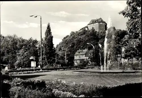 Ak Greiz im Vogtland, Schloss, Springbrunnen