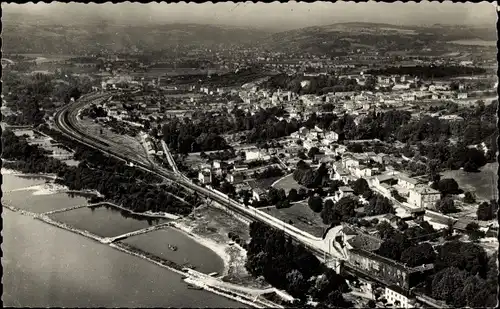 Ak Grigny Lyon Rhône, Vue generale aerienne, le Rhone et la ville