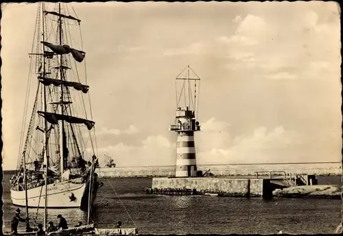 Ak Ostseebad Warnemünde Rostock, Hafeneinfahrt, Mole, Segelschiff