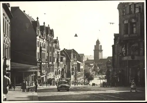 Foto Ak Plauen im Vogtland, Bahnhofstraße, Auto, Geschäfte, Kirche