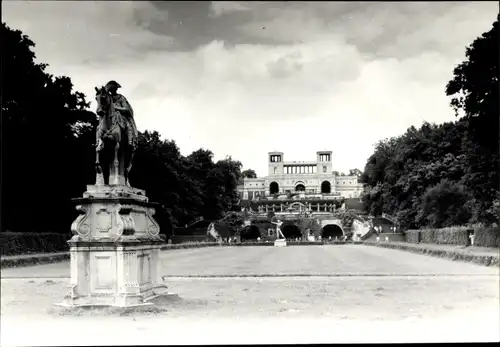 Foto Potsdam, Schloss Sanssouci, Orangerie, Besucher, Denkmal
