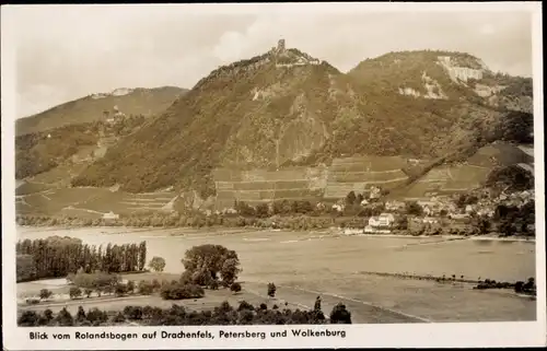 Ak Rolandseck Remagen am Rhein, Blick vom Rolandsbogen auf Drachenfels, Petersberg