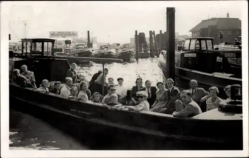 Foto Ak Hamburg Mitte Altstadt, Schiffe, Passagiere