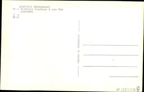 Ak Mahajanga Majunga Madagaskar, Musiciens Sakalavas a une fete populaire