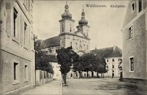 Ak Waldsassen in der Oberpfalz, Kirchplatz