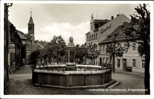 Ak Lichtenberg Oberfranken, Kriegerdenkmal, Gasthof, Brunnen, Restaurant von Hans Merkel