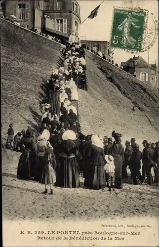 Ak Le Portel Pas de Calais, Retour de la Benediction de la Mer