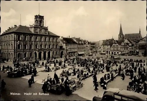 Ak Weimar in Thüringen, Markt mit Rathaus, Markttag, Stände