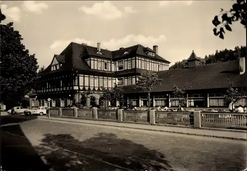 Ak Sitzendorf an der Schwarza Thüringen, HO Hotel Zur Linde, Fachwerkbau