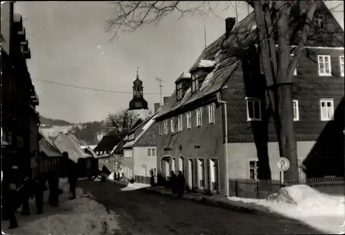 Ak Geising Altenberg im Erzgebirge, Straßenpartie im Winter