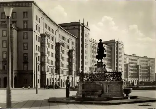 Ak Leipzig in Sachsen, Neubauten am Roßplatz, Mägdebrunnen