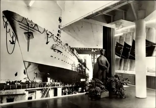 Ak Schmarl Rostock in Mecklenburg, Traditionsschiff Frieden, Schiffbau Museum, Innenansicht
