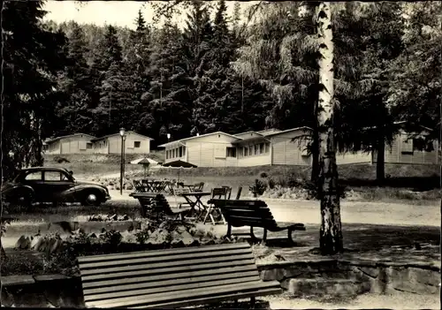 Ak Bucha Unterwellenborn in Thüringen, FDGB-Ferienheim Aktivist, Bungalow-Wiese, Auto