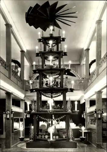 Ak Seiffen im Erzgebirge, große Pyramide, Spielzeugmuseum